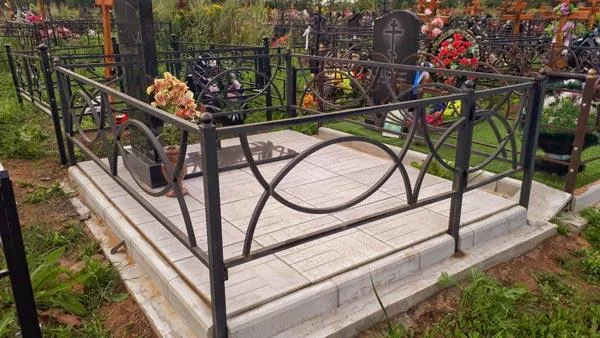 Нужна ли оградка на могиле?